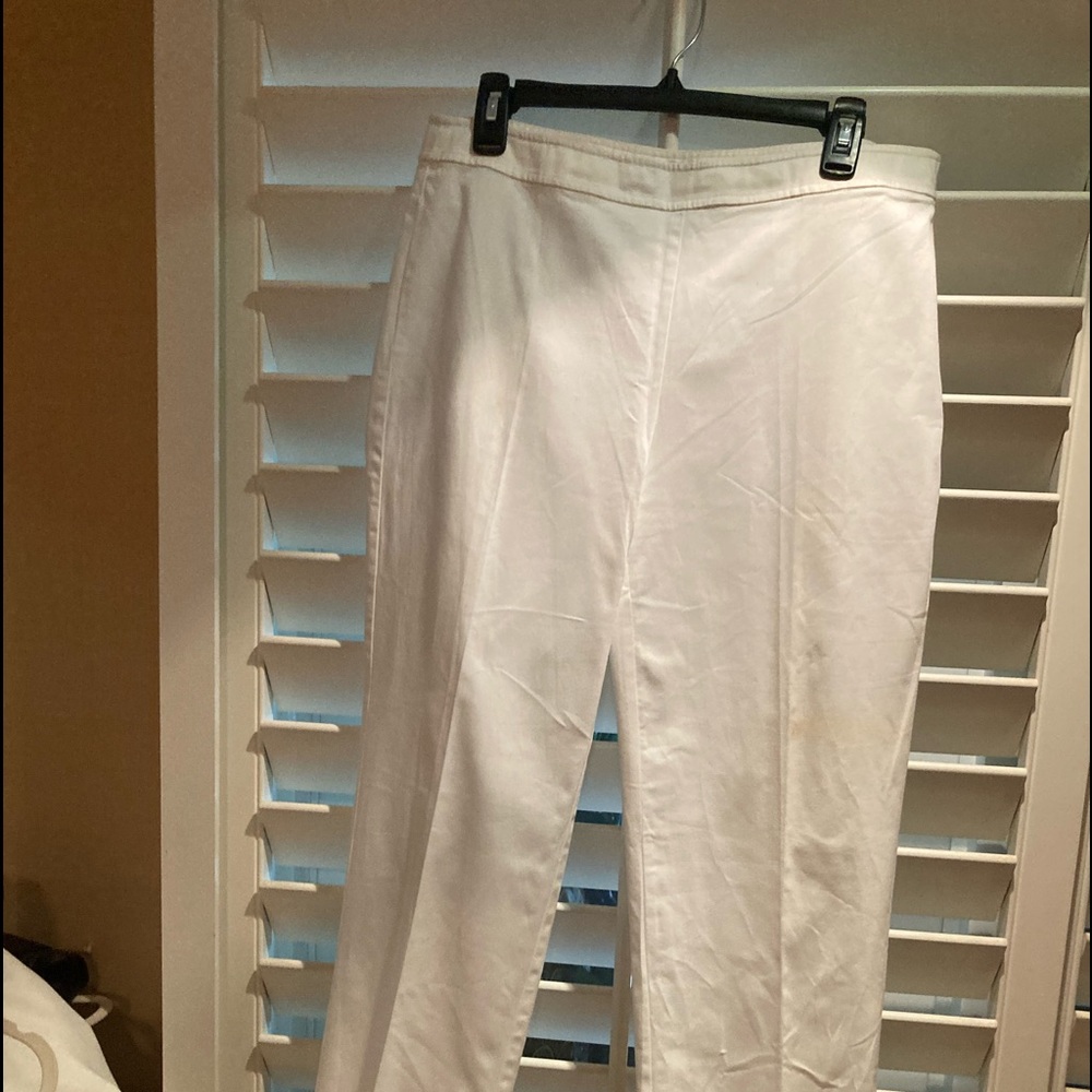 White cotton pants in very good condition
